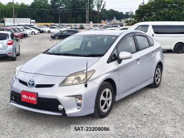 Toyota PRIUS 2013-08 8372766-15