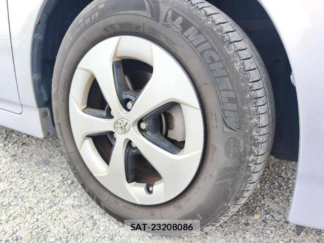 Toyota PRIUS 2013-08 8372766-5
