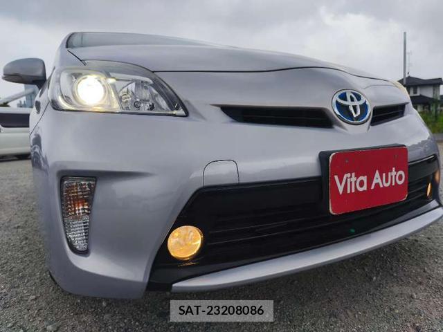Toyota PRIUS 2013-08 8372766-6