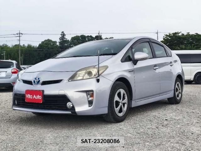 Toyota PRIUS 2013-08 8372766-9