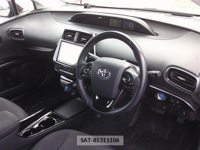 Toyota PRIUS 2019-01 8372936-12