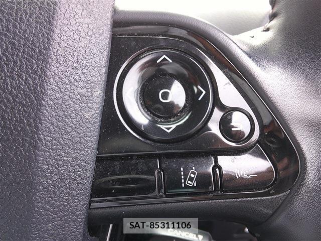 Toyota PRIUS 2019-01 8372936-16