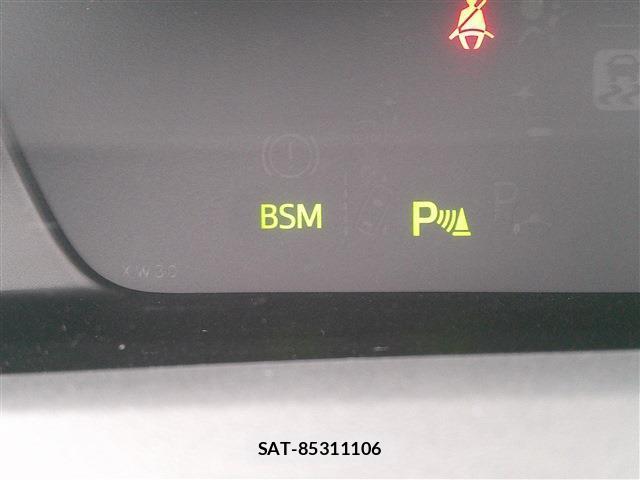 Toyota PRIUS 2019-01 8372936-17