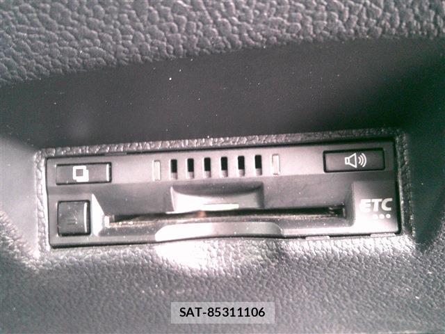 Toyota PRIUS 2019-01 8372936-19
