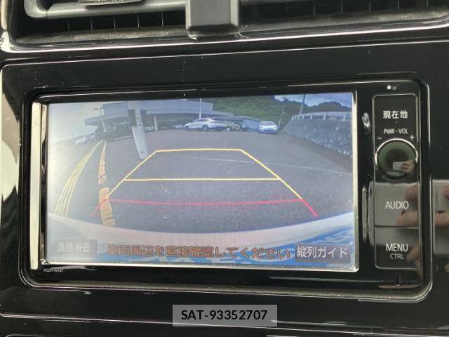 Toyota PRIUS 2015-12 8373042-12