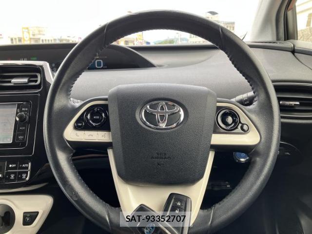 Toyota PRIUS 2015-12 8373042-14