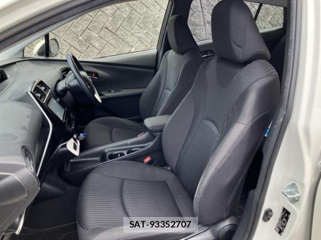 Toyota PRIUS 2015-12 8373042-5