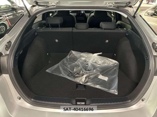 Toyota PRIUS 2017-01 8373100-3