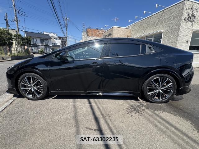 Toyota PRIUS 2023-05 8373167-10