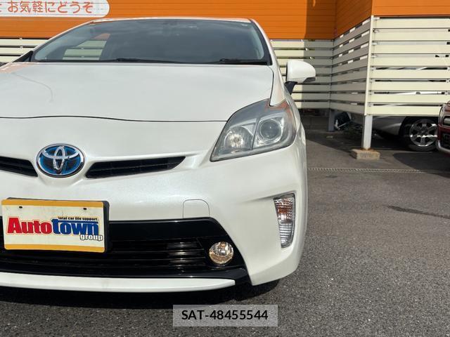 Toyota PRIUS 2013-10 8373181-16