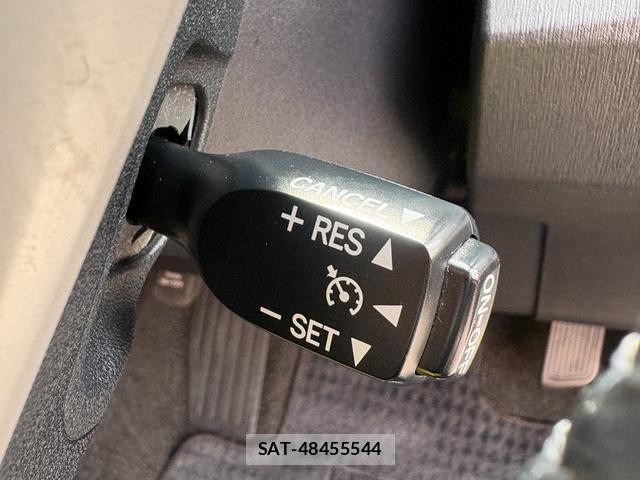 Toyota PRIUS 2013-10 8373181-6