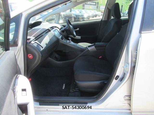 Toyota PRIUS 2015-06 8373184-15