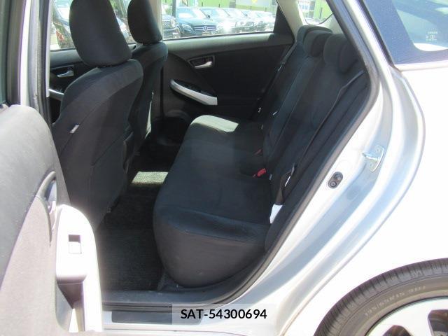 Toyota PRIUS 2015-06 8373184-16