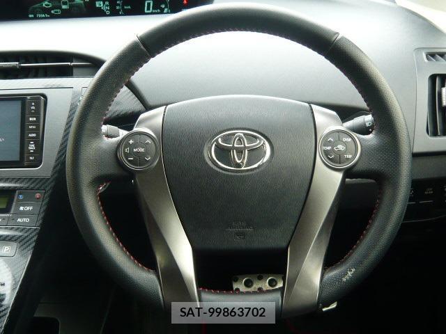 Toyota PRIUS 2015-08 8373207-10