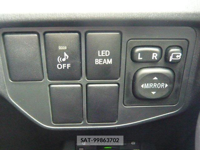 Toyota PRIUS 2015-08 8373207-12