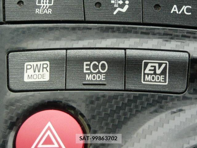 Toyota PRIUS 2015-08 8373207-7