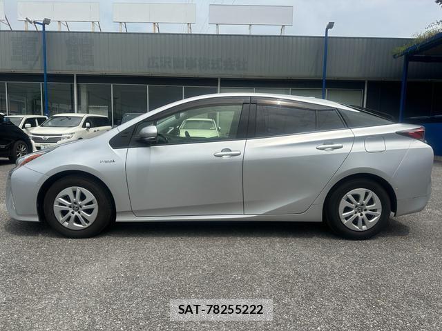 Toyota PRIUS 2018-08 8373268-11