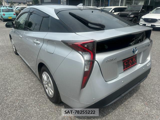Toyota PRIUS 2018-08 8373268-4