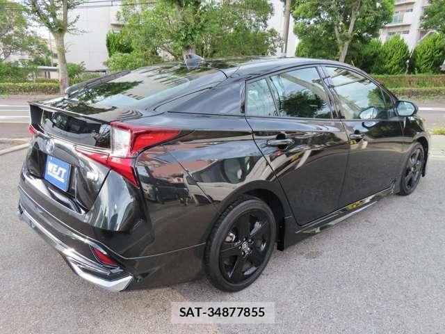 Toyota PRIUS 2021-11 8373327-10