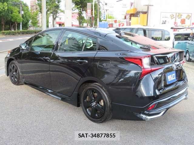Toyota PRIUS 2021-11 8373327-11