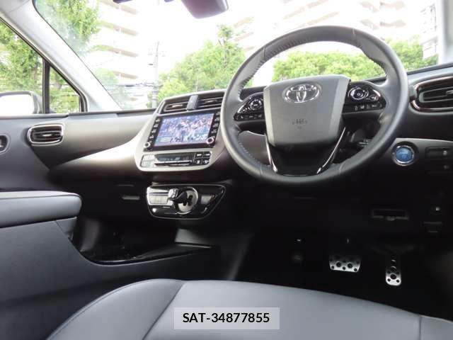 Toyota PRIUS 2021-11 8373327-12