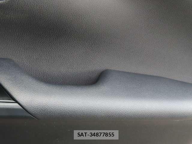 Toyota PRIUS 2021-11 8373327-18