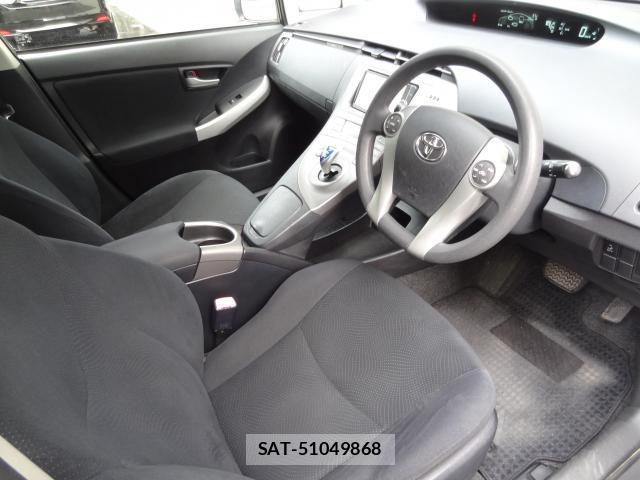 Toyota PRIUS 2012-09 8373375-10
