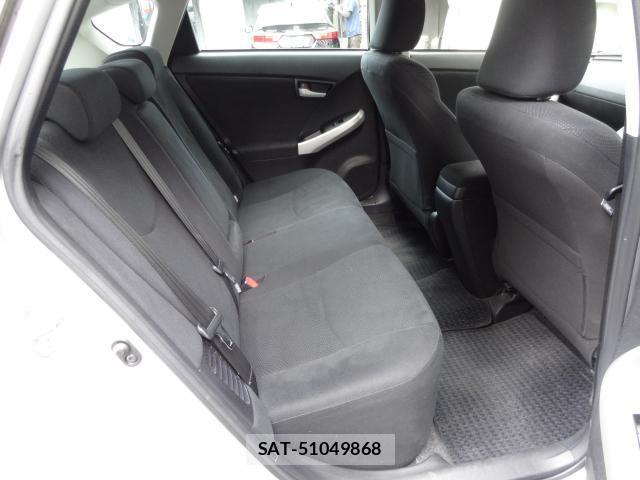 Toyota PRIUS 2012-09 8373375-11