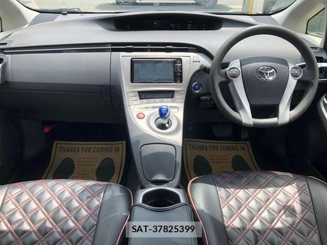 Toyota PRIUS 2013-06 8373404-1
