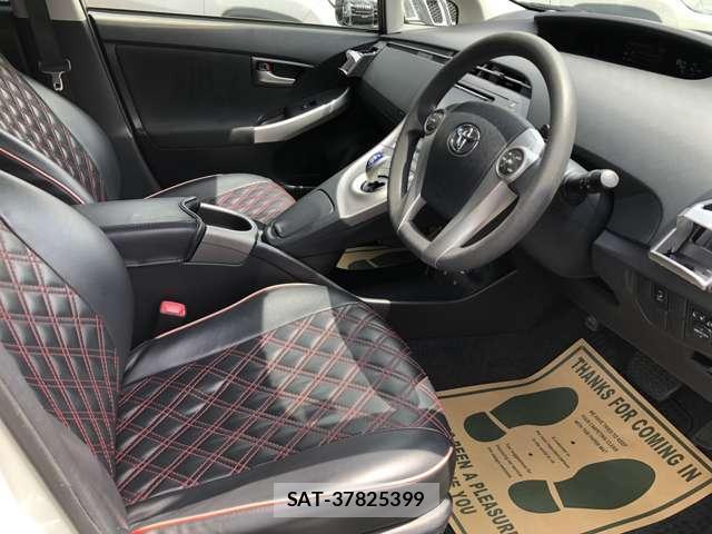 Toyota PRIUS 2013-06 8373404-13