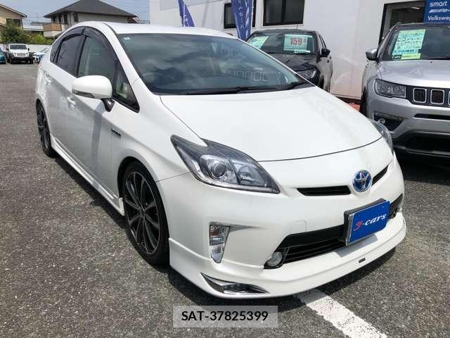 Toyota PRIUS 2013-06 8373404-2