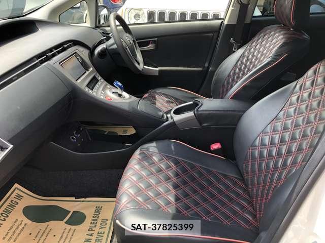 Toyota PRIUS 2013-06 8373404-6