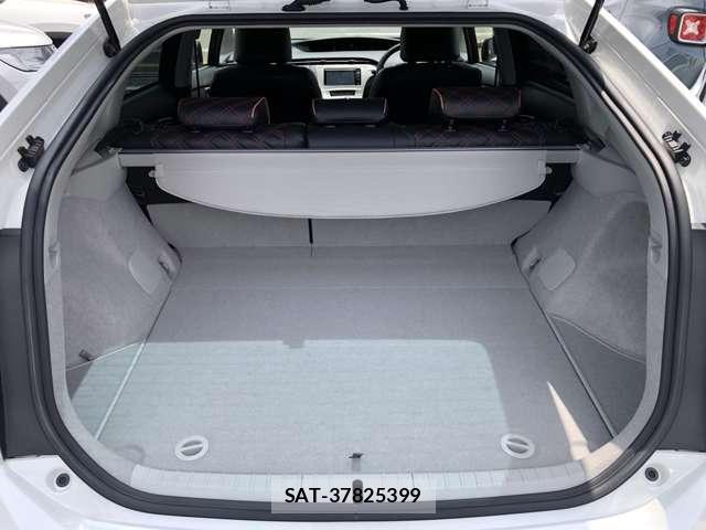 Toyota PRIUS 2013-06 8373404-8