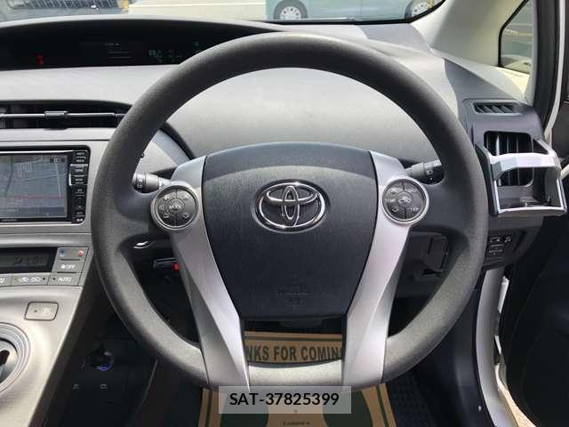 Toyota PRIUS 2013-06 8373404-9