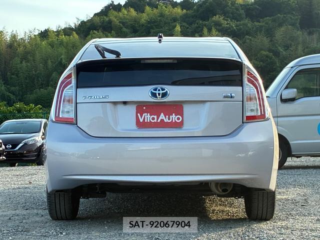 Toyota PRIUS 2012-04 8373488-12