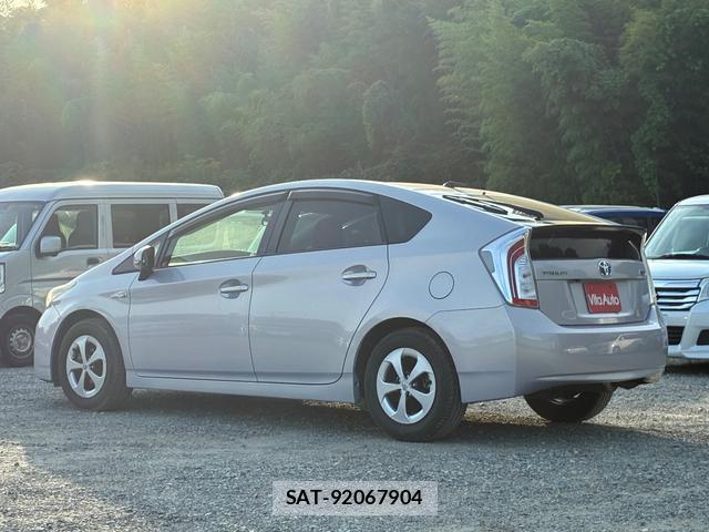 Toyota PRIUS 2012-04 8373488-19