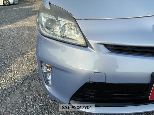 Toyota PRIUS 2012-04 8373488-6