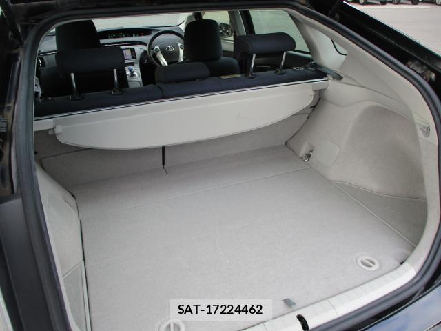 Toyota PRIUS 2012-02 8373507-13