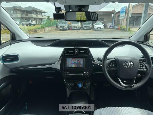 Toyota PRIUS 2019-11 8373511-1