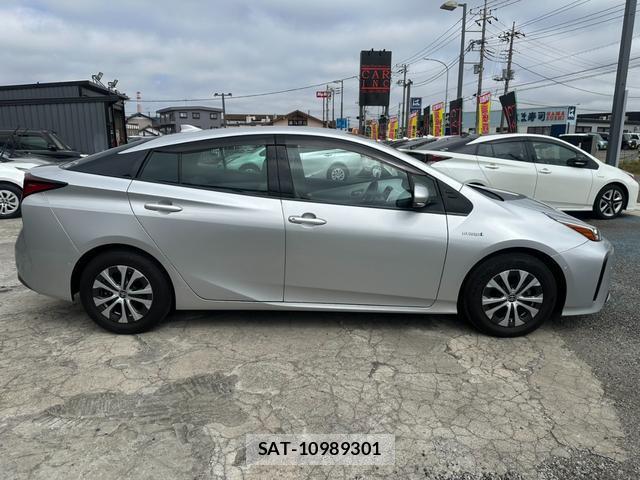 Toyota PRIUS 2019-11 8373511-13