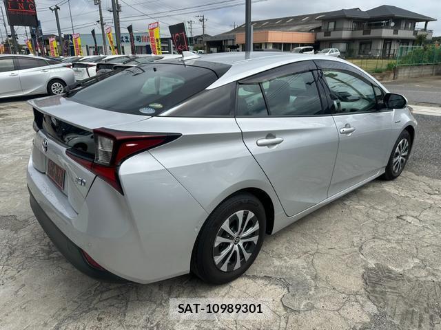 Toyota PRIUS 2019-11 8373511-14