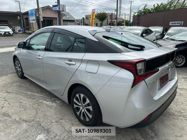 Toyota PRIUS 2019-11 8373511-16