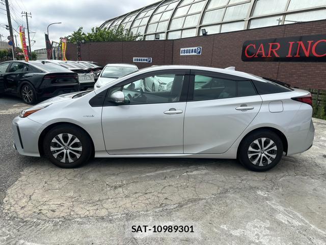 Toyota PRIUS 2019-11 8373511-17