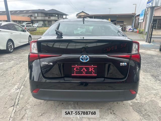 Toyota PRIUS 2021-04 8373512-15