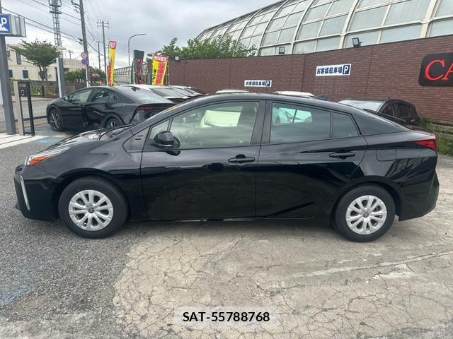 Toyota PRIUS 2021-04 8373512-17