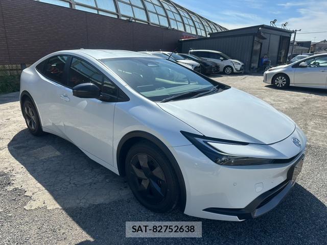 Toyota PRIUS 2023-06 8373513-14