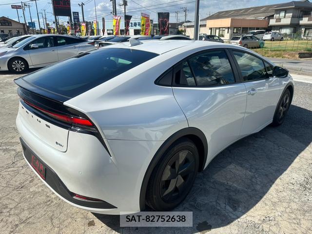 Toyota PRIUS 2023-06 8373513-16