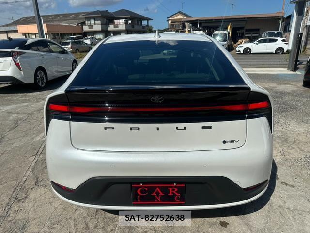 Toyota PRIUS 2023-06 8373513-17