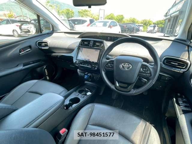 Toyota PRIUS 2019-09 8373632-1