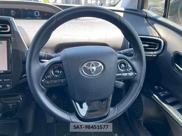 Toyota PRIUS 2019-09 8373632-6